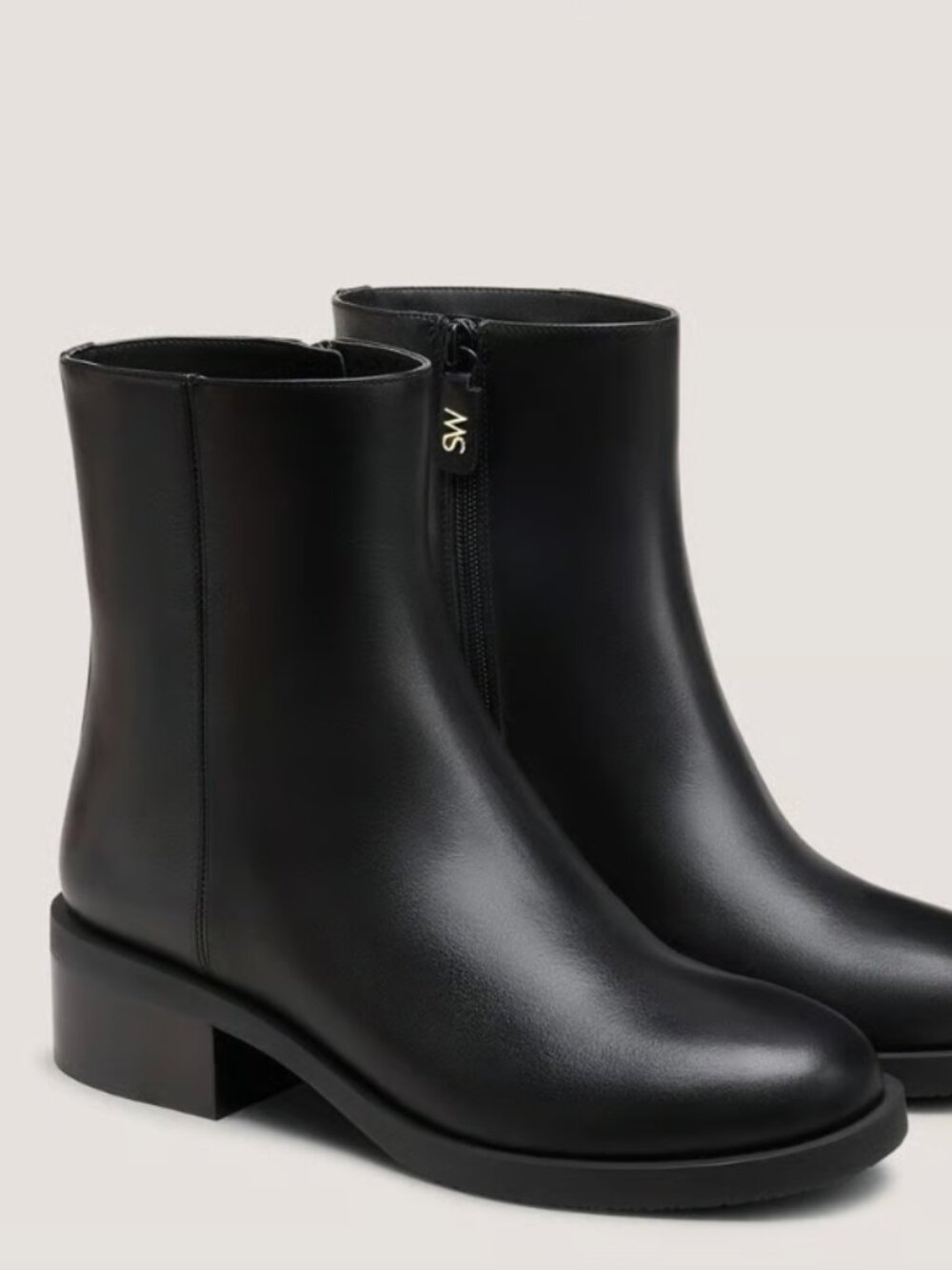 NWT Stuart Weitzman Sully Zip Bootie in Women's Size 7.5